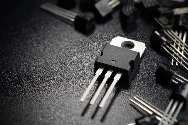 供應(yīng)Microchip單片機(jī)，Kingston存儲(chǔ)器，Actions藍(lán)牙智能音頻，Navitas氮化鎵芯片