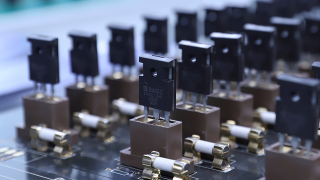 供應(yīng)SiC（碳化硅）功率器件：SiC 肖特基二極管、SiC MOSFET、SiC 功率模塊